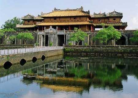 Noon Gate at the Hue Imperial Citadel, Vietnam Net 20121105